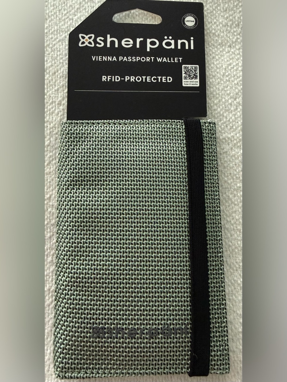 Sherpani Vienna Passport Wallet RFID-Protected NEW